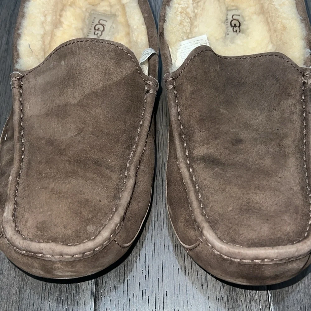 Mens Ugg Australia suede loafers/slippers